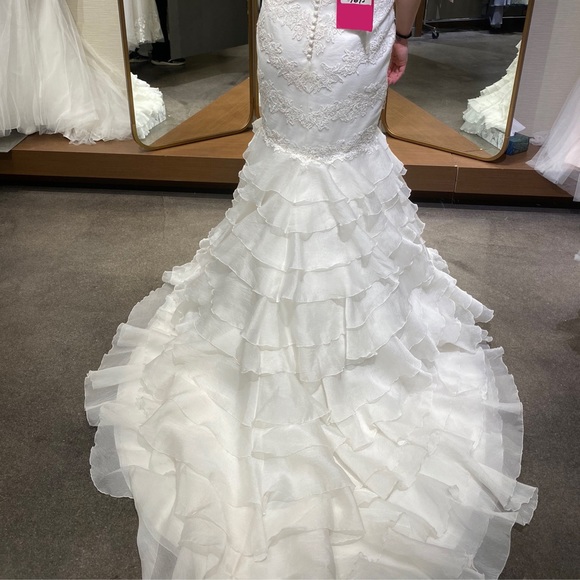 Wedding dress - Picture 6 of 6